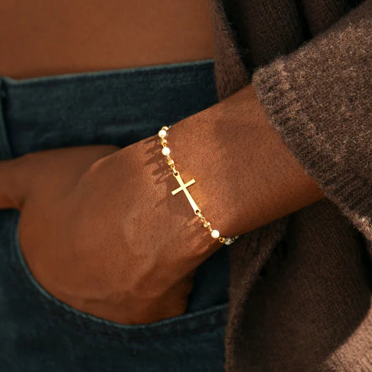 MY SMALL CIRCLE OF FEMALE FRIENDS CROSS PEARL BRACELET