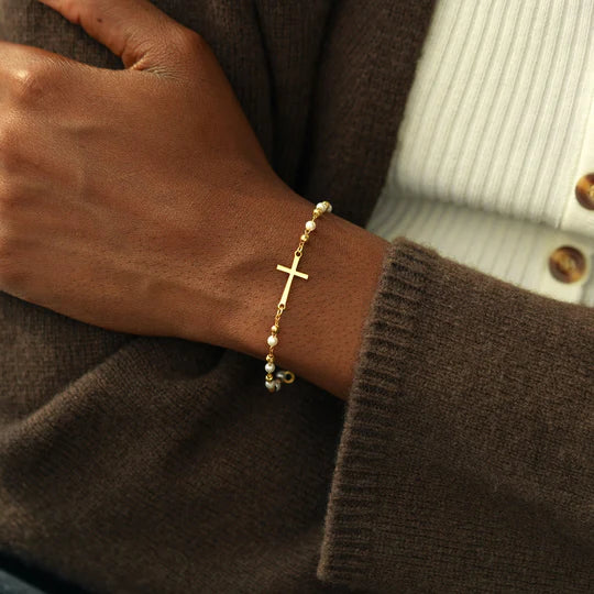 MY SMALL CIRCLE OF FEMALE FRIENDS CROSS PEARL BRACELET